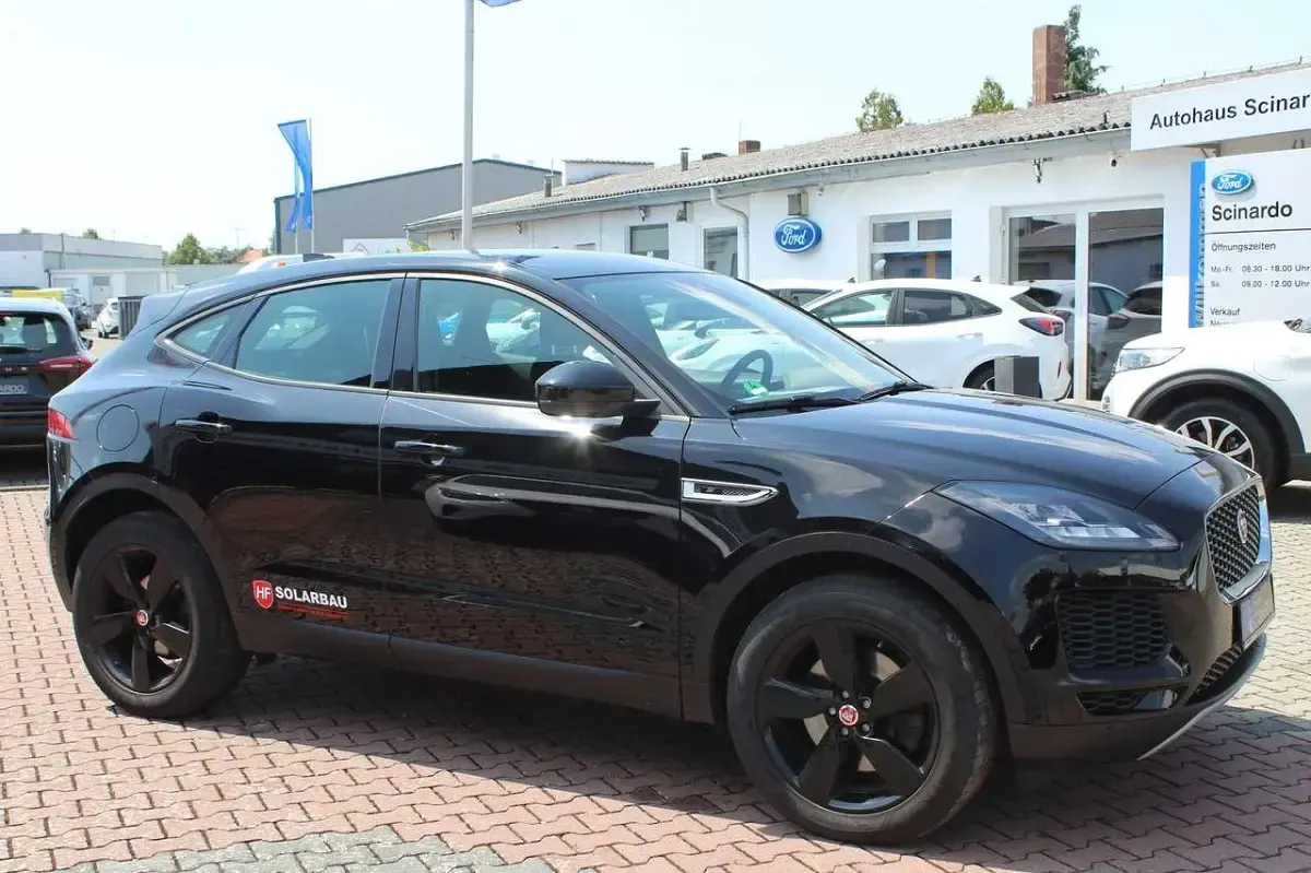Używany Jaguar E-Pace S 200 KM (147 kW) 2019 Czarny SUV