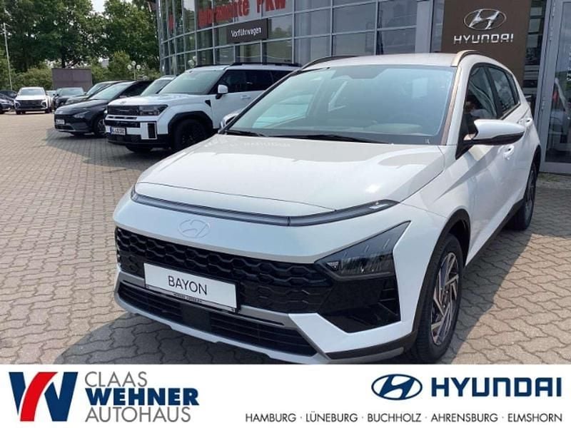 Atlas white / sol Gebraucht 2025 Hyundai Bayon Trend SUV | 23.680 € (Fairer Preis) - Bild 1/4