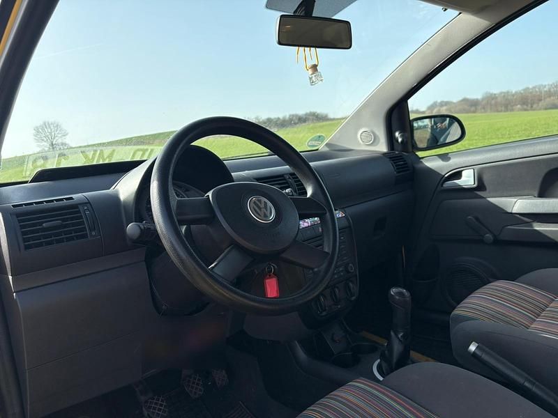 Gebraucht VW Fox 60 PS (44 kW) 2005 Gelb Kleinwagen