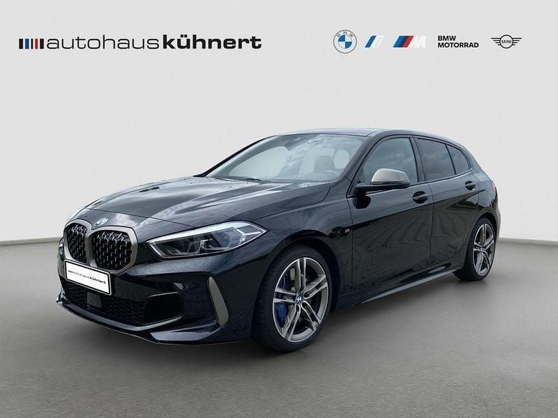 Schwarz Gebraucht 2022 BMW M135 Performance Kleinwagen | 36.987 € (Fairer Preis) - Bild 1/4
