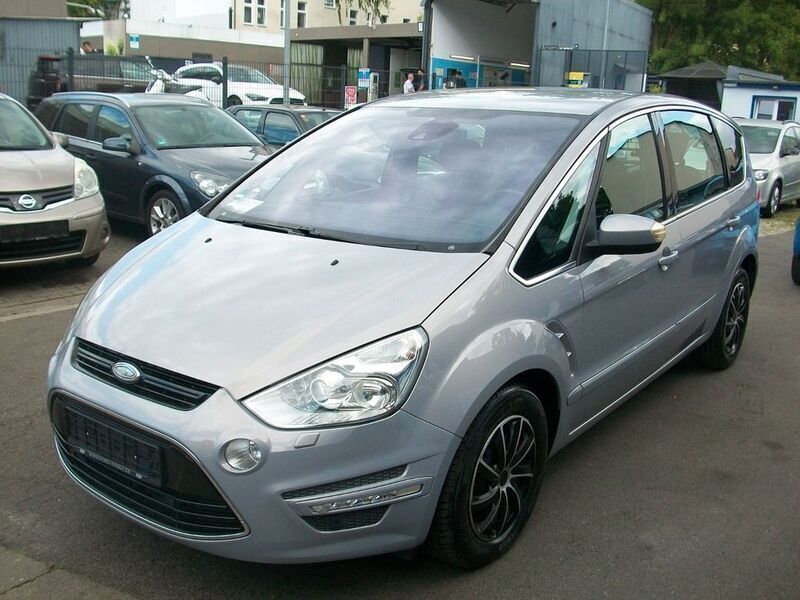 Silber Gebraucht 2011 Ford S-MAX Titanium Van / Kleinbus | 6.450 € (Guter Preis) - Bild 1/4