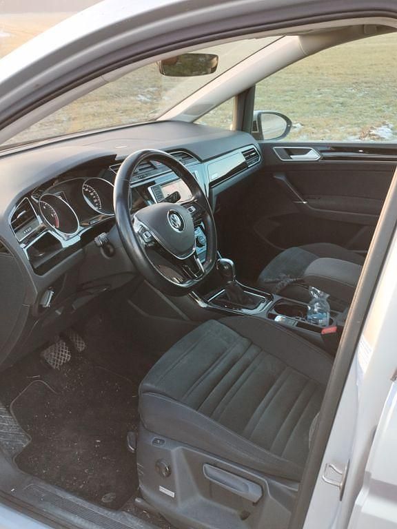 Gebraucht VW Touran Highline 190 PS (139 kW) 2016 Silber Van / Kleinbus