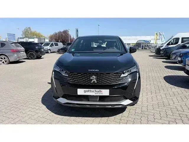 Gebraucht Peugeot 5008 Active 131 PS (96 kW) 2024 Schwarz SUV