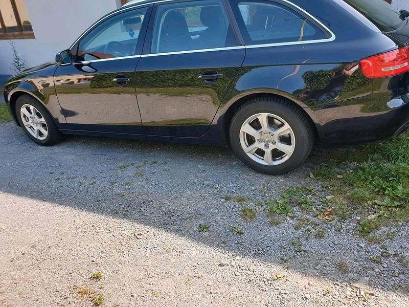 Schwarz Gebraucht 2010 Audi A4 Kombi | 2.600 € (Superpreis) - Bild 1/4