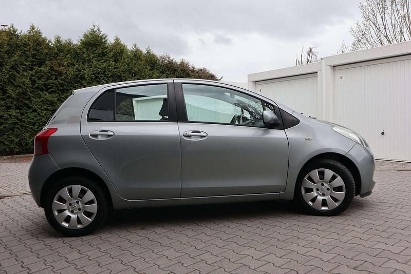 Gebraucht Toyota Yaris Sol 87 PS (63 kW) 2006 Grau Kleinwagen