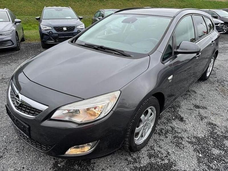Gebraucht Opel Astra 125 PS (91 kW) 2012 Grau Kombi