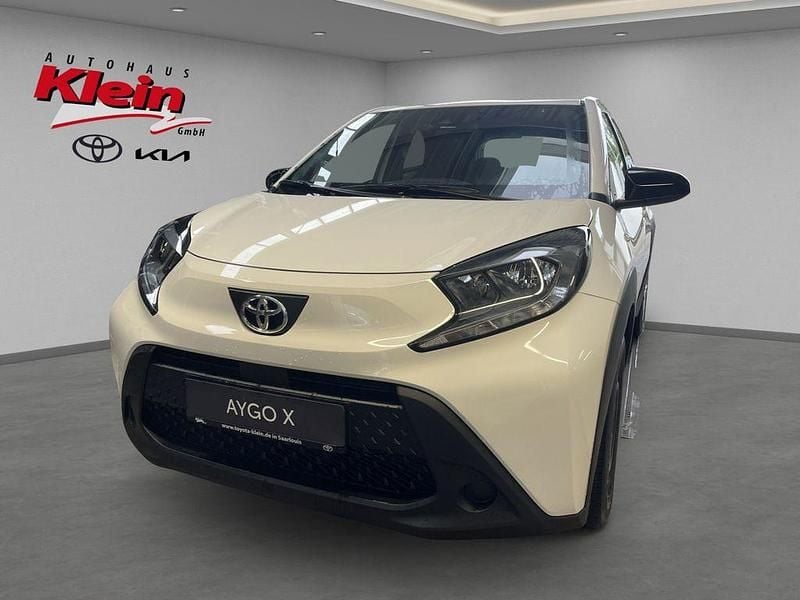 Neu Toyota Aygo X Play 72 PS (52 kW) 2025 Weiß SUV