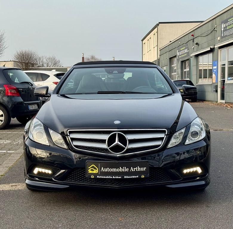 Gebraucht Mercedes E350 AMG 231 PS (169 kW) 2010 Schwarz Cabrio