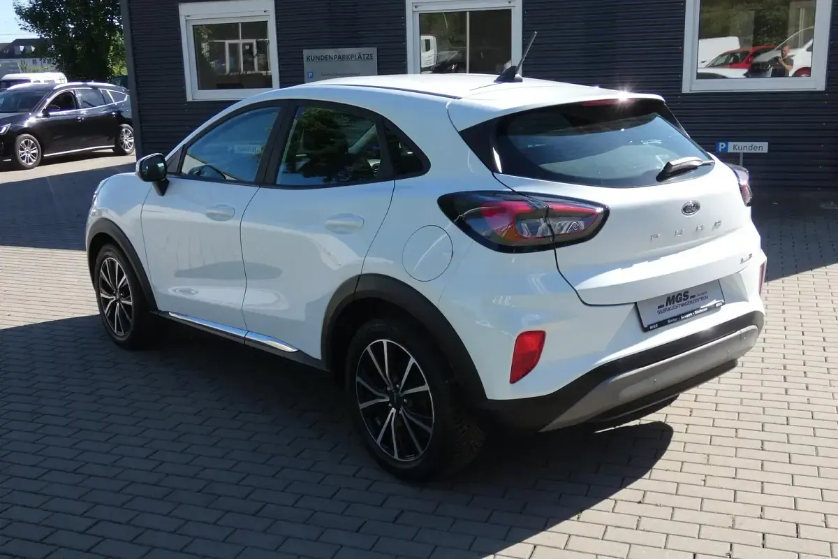 Gebraucht Ford Puma Titanium 125 PS (91 kW) 2022 Frostweiß SUV