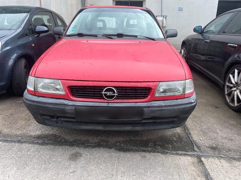 Gebraucht Opel Astra 75 PS (55 kW) 1997 Rot Kleinwagen