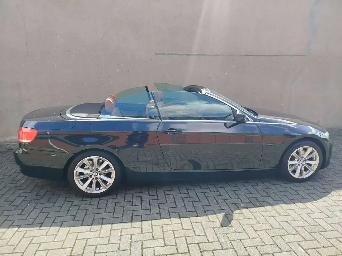 Gebraucht BMW 325 Cabriolet 218 PS (160 kW) 2010 Schwarz Cabrio