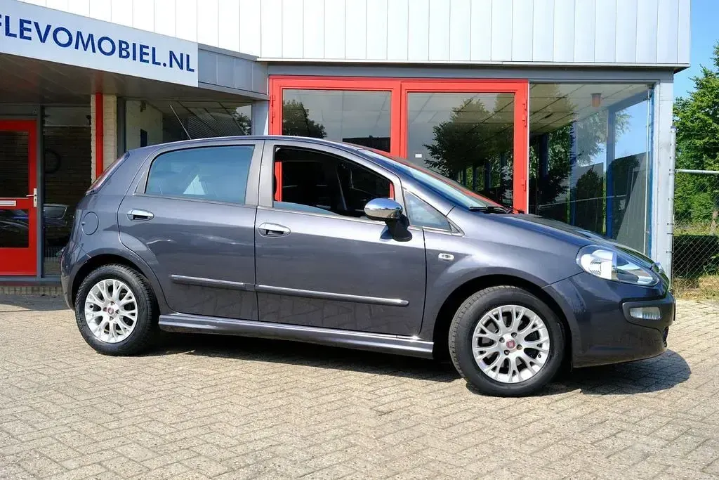 Gebraucht Fiat Punto Evo Dynamic 84 PS (61 kW) 2010 Grau Kleinwagen