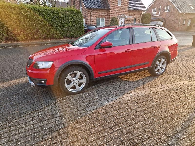 Gebraucht Skoda Octavia Scout 184 PS (135 kW) 2016 Rot Kombi