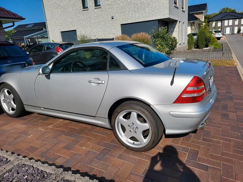 Gebraucht Mercedes SLK320 217 PS (159 kW) 2001 Silber Cabrio