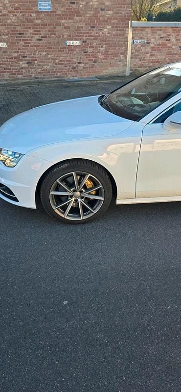 Second-hand Audi A7 218 CP (160 kW) 2016 Alb Berlinǎ