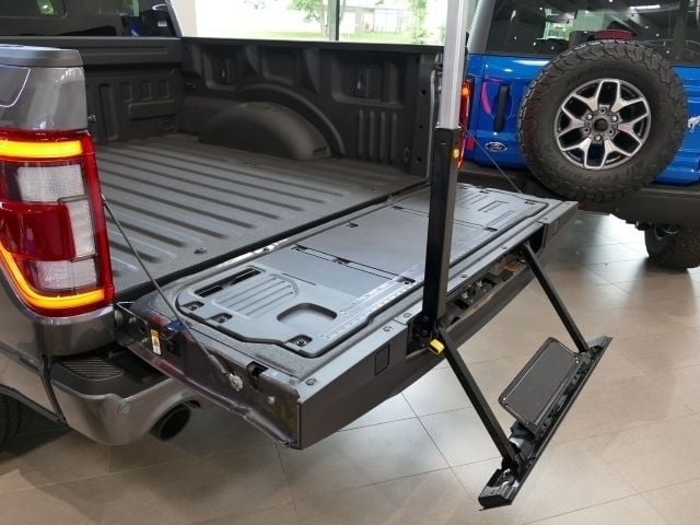 Gebraucht Ford F-150 Lariat 405 PS (297 kW) 2024 Carbonized grey Abholung