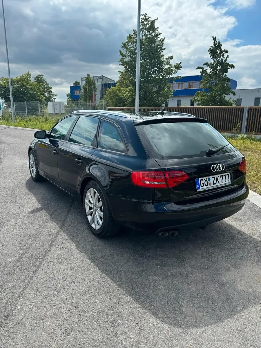 Gebraucht Audi A4 143 PS (105 kW) 2011 Schwarz Kombi