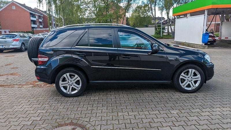 Gebraucht Mercedes ML350 211 PS (155 kW) 2011 SUV