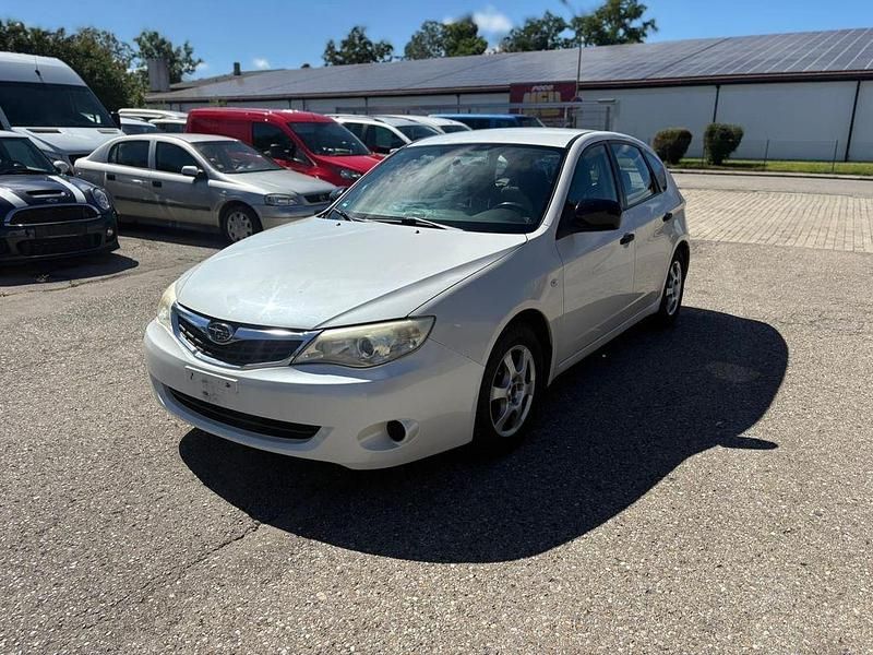 Weiß Gebraucht 2009 Subaru Impreza Active Limousine | 1.690 € (Teuer) - Bild 1/4
