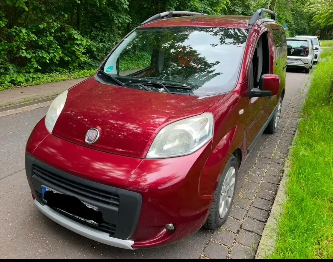 Gebraucht Fiat Qubo Trekking 90 PS (66 kW) 2011 Rot Van / Kleinbus