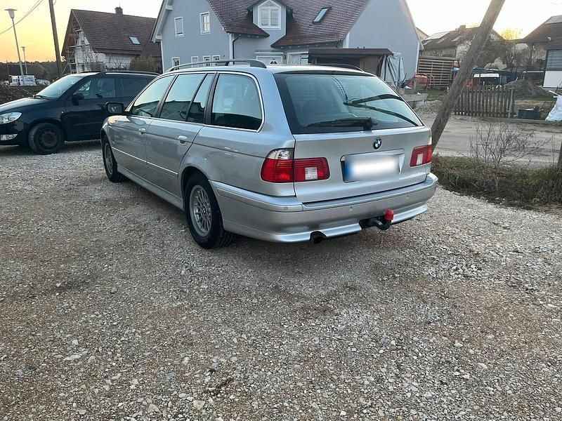 Gebraucht BMW 520 170 PS (125 kW) 2001 Silber Kombi