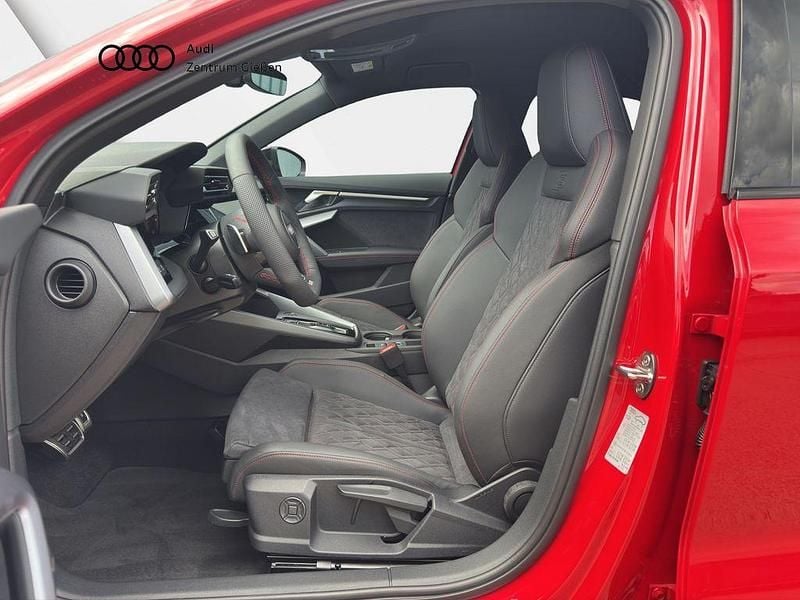 Gebraucht Audi A3 S-Line 150 PS (110 kW) 2025 Rot Limousine