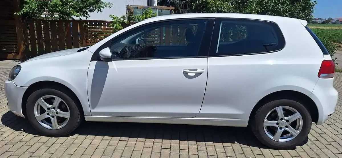 Gebraucht VW Golf VI Trendline 80 PS (58 kW) 2010 Weiß Kleinwagen