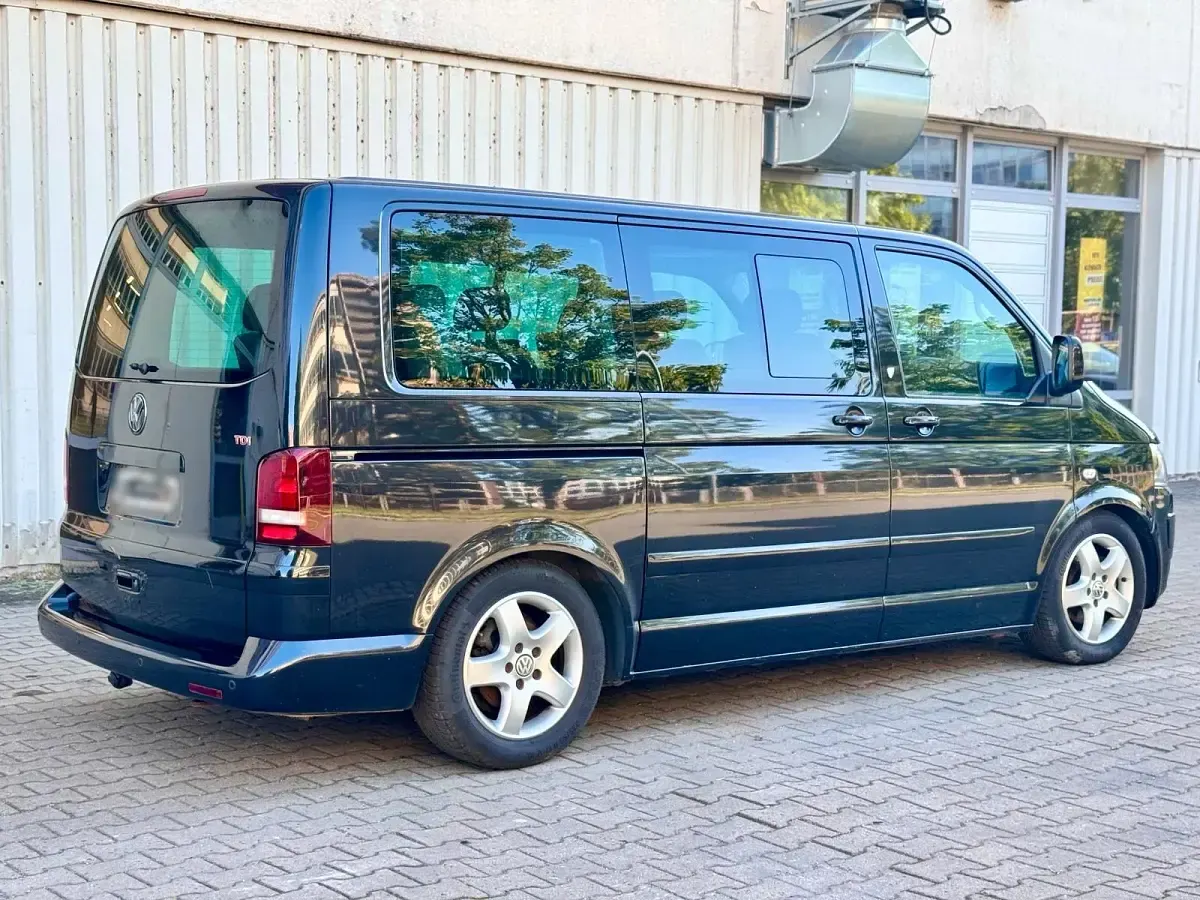 Gebraucht VW Multivan 174 PS (127 kW) 2006 Schwarz Van / Kleinbus