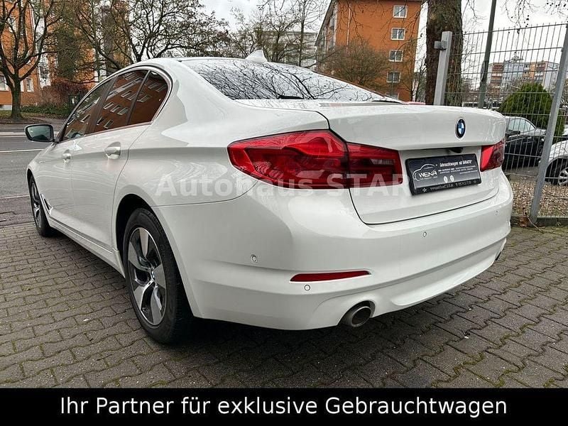 Gebraucht BMW 520 Sport Line 184 PS (135 kW) 2020 Weiß Limousine