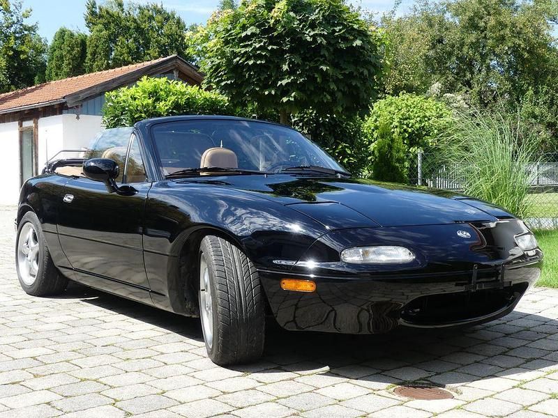 Second-hand Mazda MX5 116 CP (85 kW) 1993 Negru Cabrio