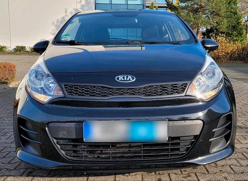 Gebraucht Kia Rio 84 PS (61 kW) 2016 Schwarz Kleinwagen