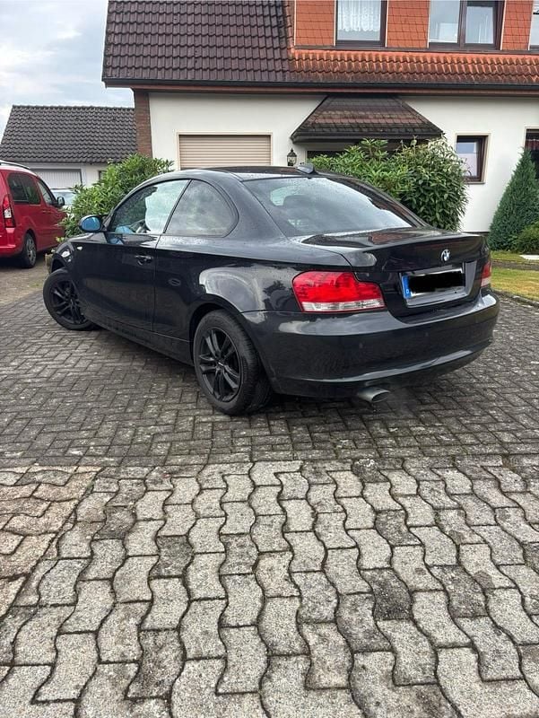 Schwarz Gebraucht 2008 BMW 120 Coupé Coupé | 5.800 € (Guter Preis) - Bild 1/4