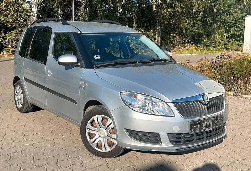 Silber Gebraucht 2012 Skoda Roomster Kombi | 2.990 € (Guter Preis) - Bild 1/4