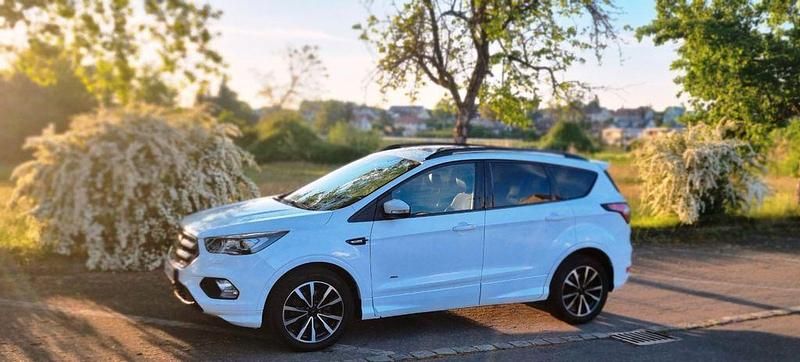 Gebraucht Ford Kuga ST-Line 182 PS (133 kW) 2018 Weiß SUV