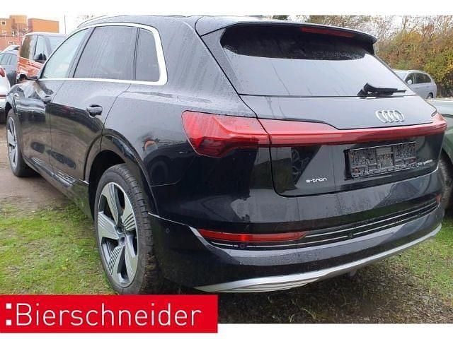 Second-hand Audi e-tron Advanced 300 kW (408 CP) 2022 Negru SUV