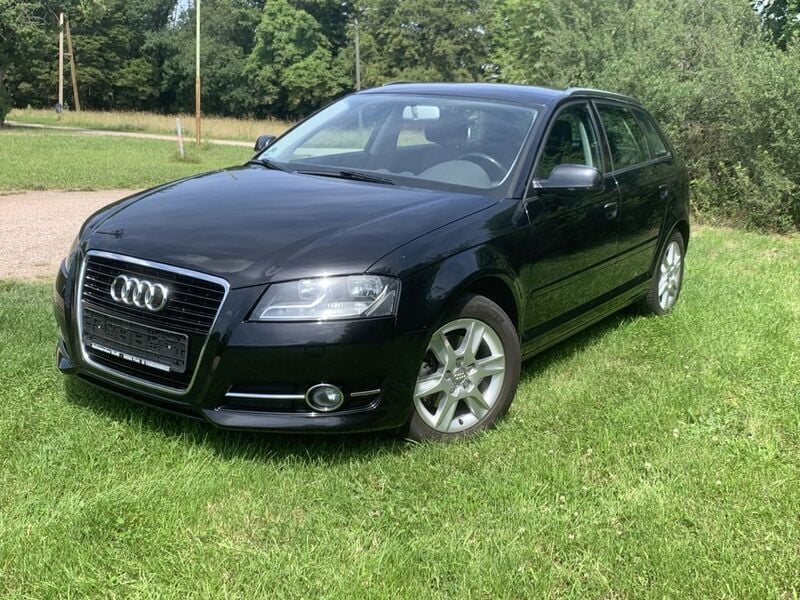 Schwarz Gebraucht 2012 Audi A3 Sportback Comfort Limousine | 6.980 € (Fairer Preis) - Bild 1/4
