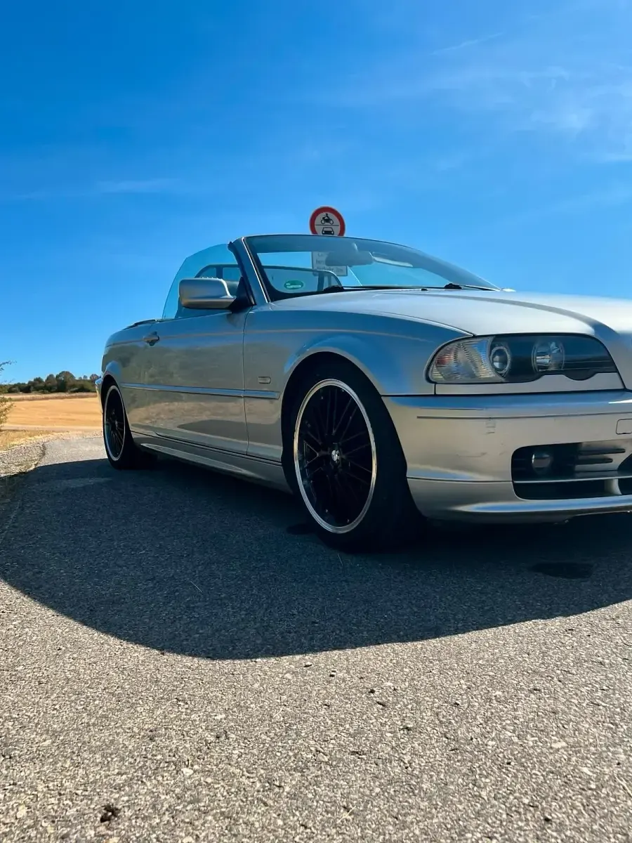 Gebraucht BMW 318 143 PS (105 kW) 2002 Silber Cabrio