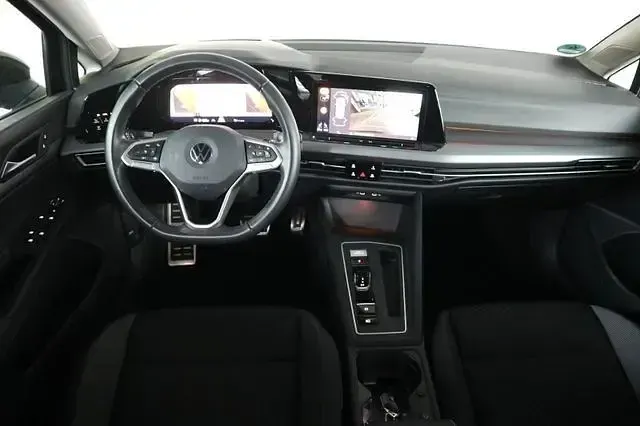 Gebraucht VW Golf VIII 150 PS (110 kW) 2022 Grau Limousine