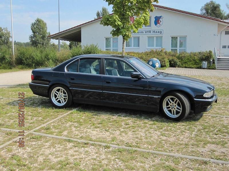 Blau Gebraucht 1999 BMW 740 Limousine | 11.900 € (Superpreis) - Bild 1/4