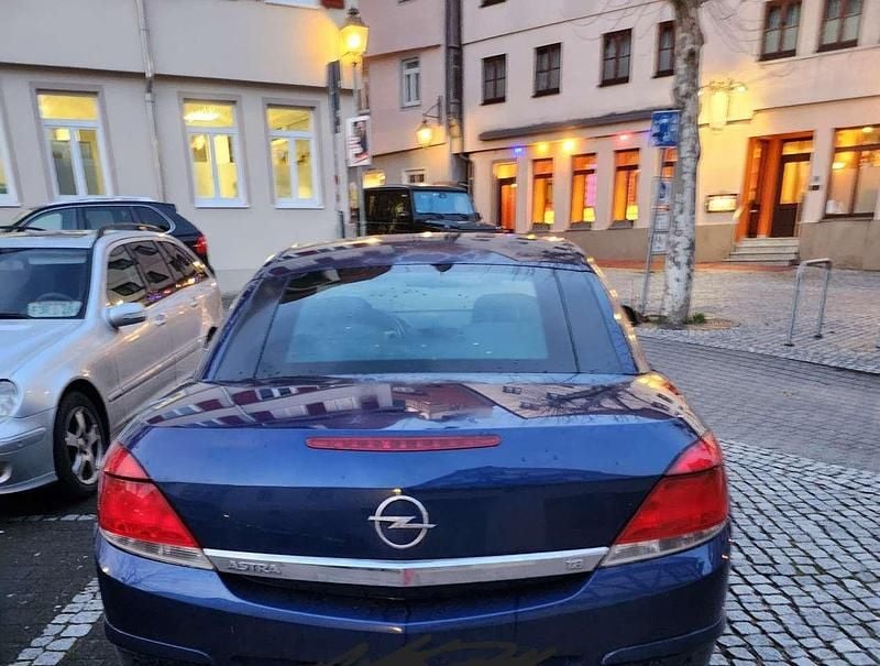 Gebraucht Opel Astra Cabriolet Cosmo 140 PS (102 kW) 2008 Cabrio