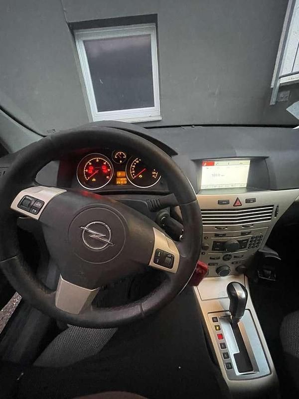 Gebraucht 2008 Opel Astra Sport Limousine | 2.300 € (Fairer Preis) - Bild 1/4