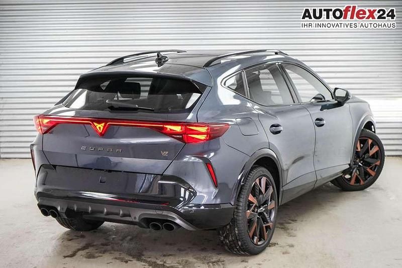 Magnetic grau metallic (s7) Neu 2025 Cupra Formentor VZ SUV | 41.840 € (Guter Preis) - Bild 1/4