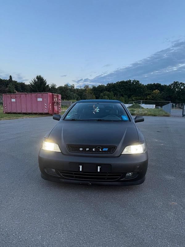 Schwarz Gebraucht 2004 Opel Astra Cabriolet Cabrio | 600 € (Superpreis) - Bild 1/4