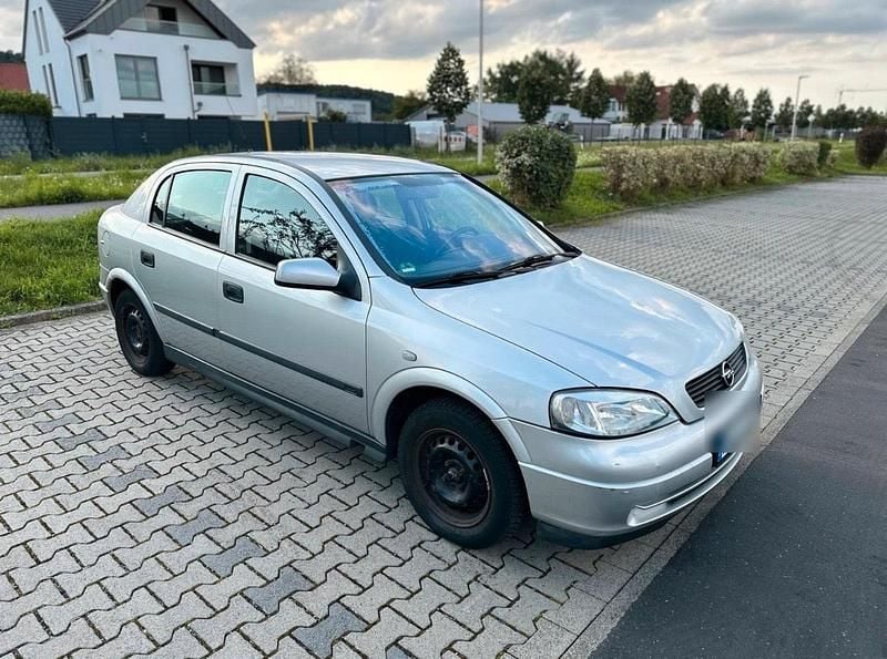 Second-hand Opel Astra 85 CP (62 kW) 2001 Argintiu Berlinǎ