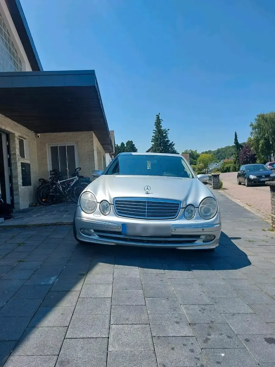 Gebraucht Mercedes E320 224 PS (164 kW) 2005 Silber Limousine
