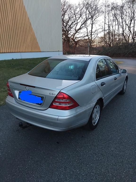 Gebraucht Mercedes 200 121 PS (88 kW) 2003 Silber Limousine