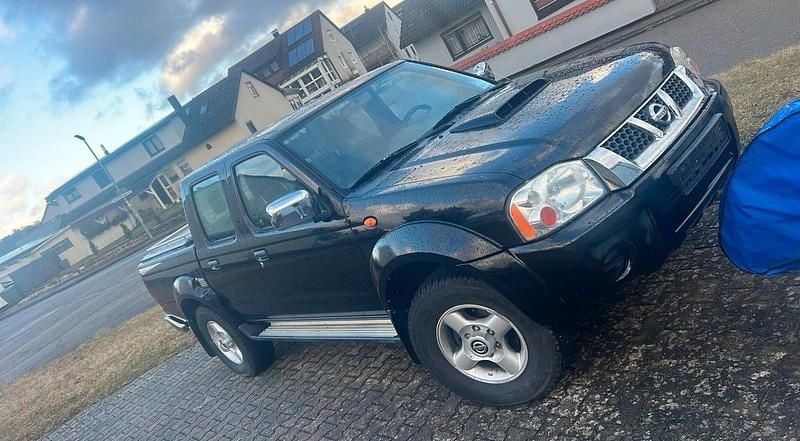 Gebraucht Nissan Navara 133 PS (97 kW) 2011 Schwarz Pickup