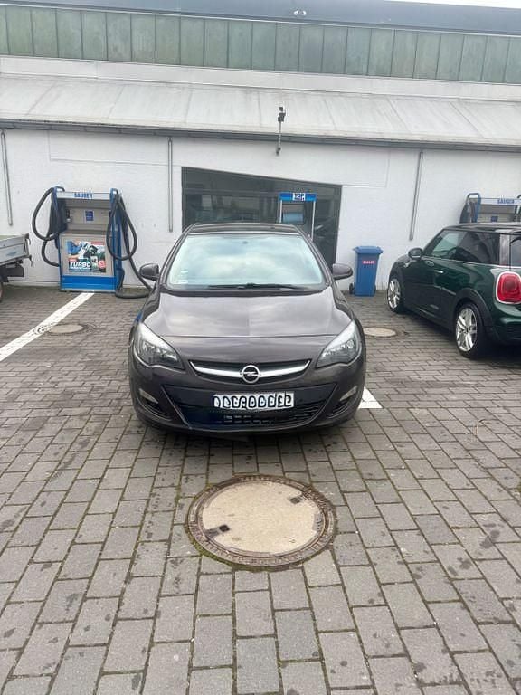 Braun Gebraucht 2014 Opel Astra Active Limousine | 5.900 € (Guter Preis) - Bild 1/4