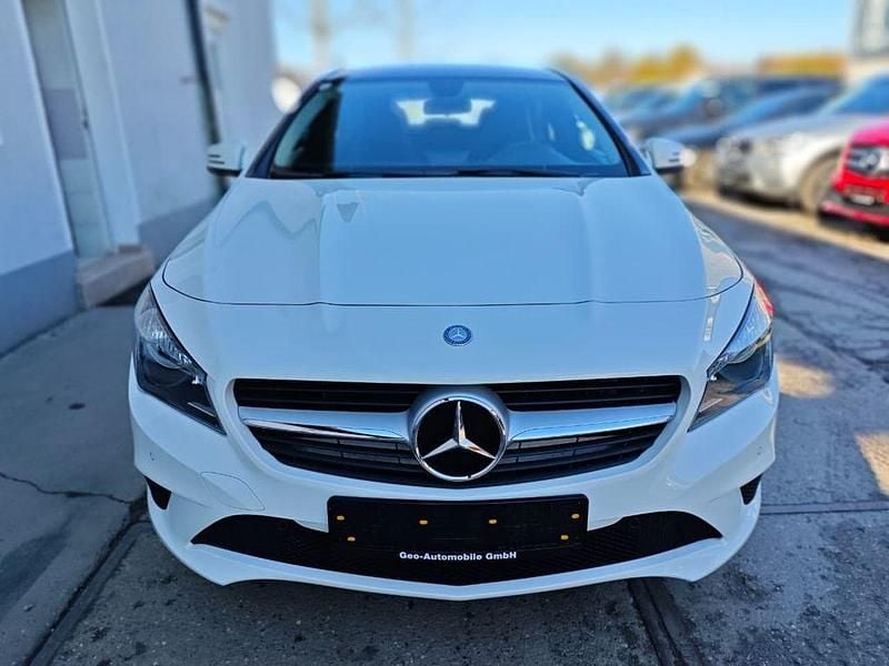 Gebraucht Mercedes CLA180 Edition 1 122 PS (89 kW) 2013 Weiß Limousine