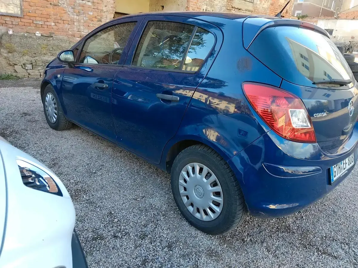 Second-hand Opel Corsa 64 CP (47 kW) 2009 Albastru Hatchback